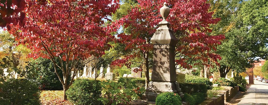 grave stone at Oakland Cemetery